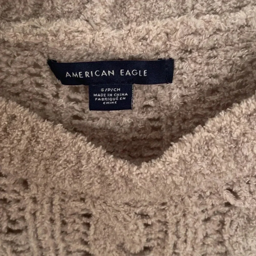 American eagle tan knit sweater size small polyester blend crewneck long sleeve